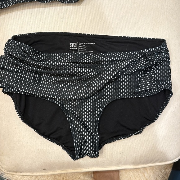 Albion fit check black bikini bottoms with extra fabric to tie on the side - Picture 6 of 7